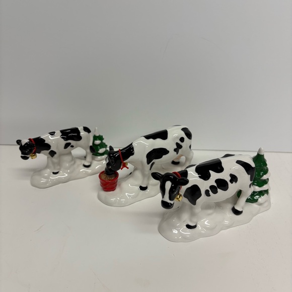 Department 56 Snow Village Herd Of Holiday Heifers Set 3 NWT - Picture 2 of 12